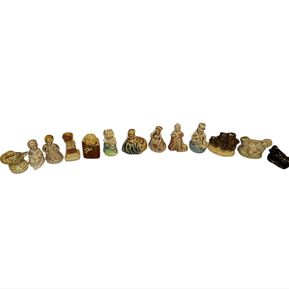 Vintage Wade England Red Rose Tea Nursery Rhymes Figurines